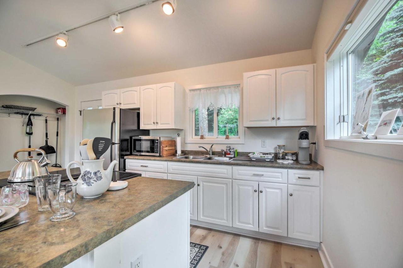 Airy And Bright Hideaway Near Smugglers Notch! Appartement Cambridge Buitenkant foto